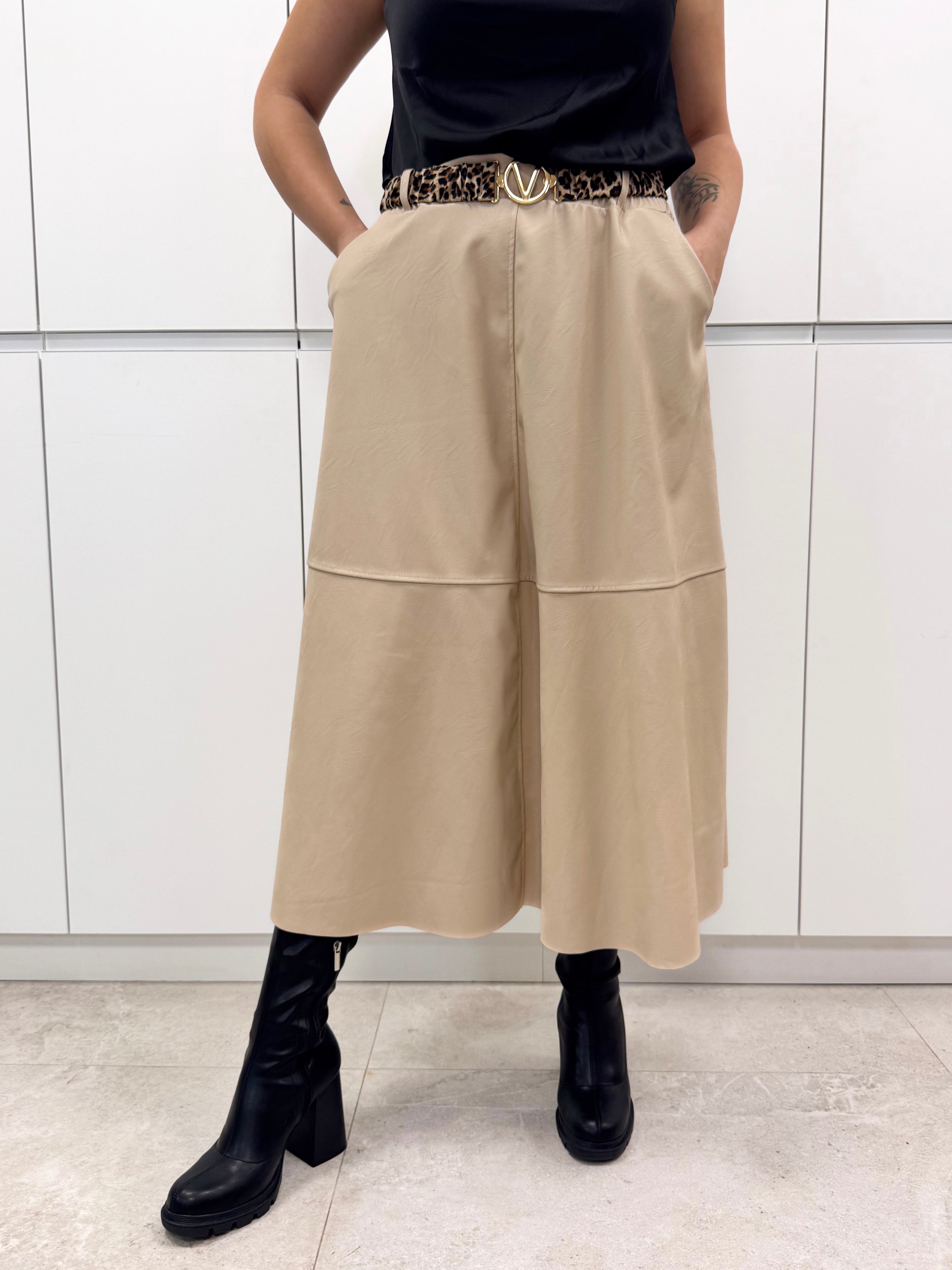 Falda larga polipiel