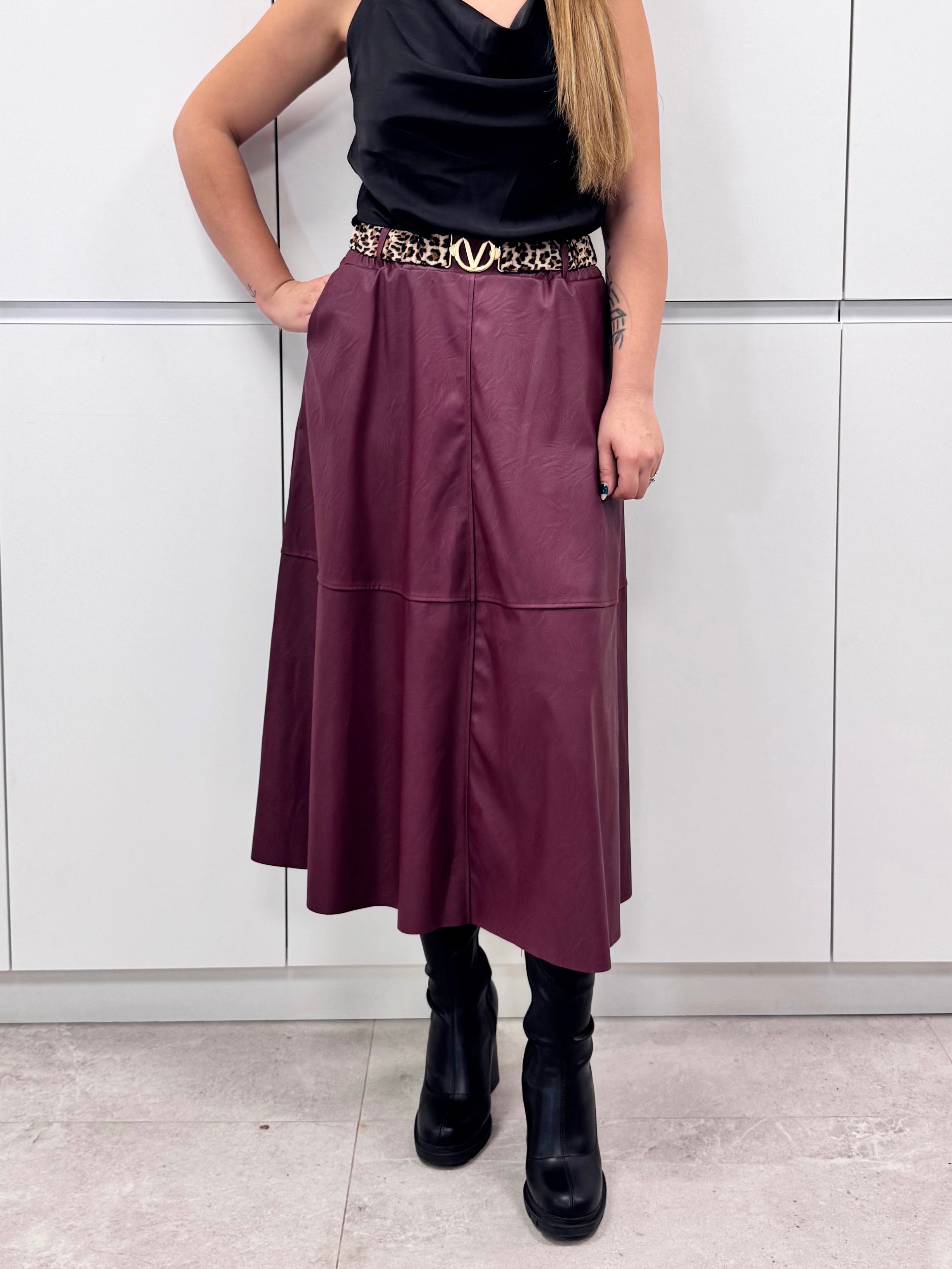 Falda larga polipiel