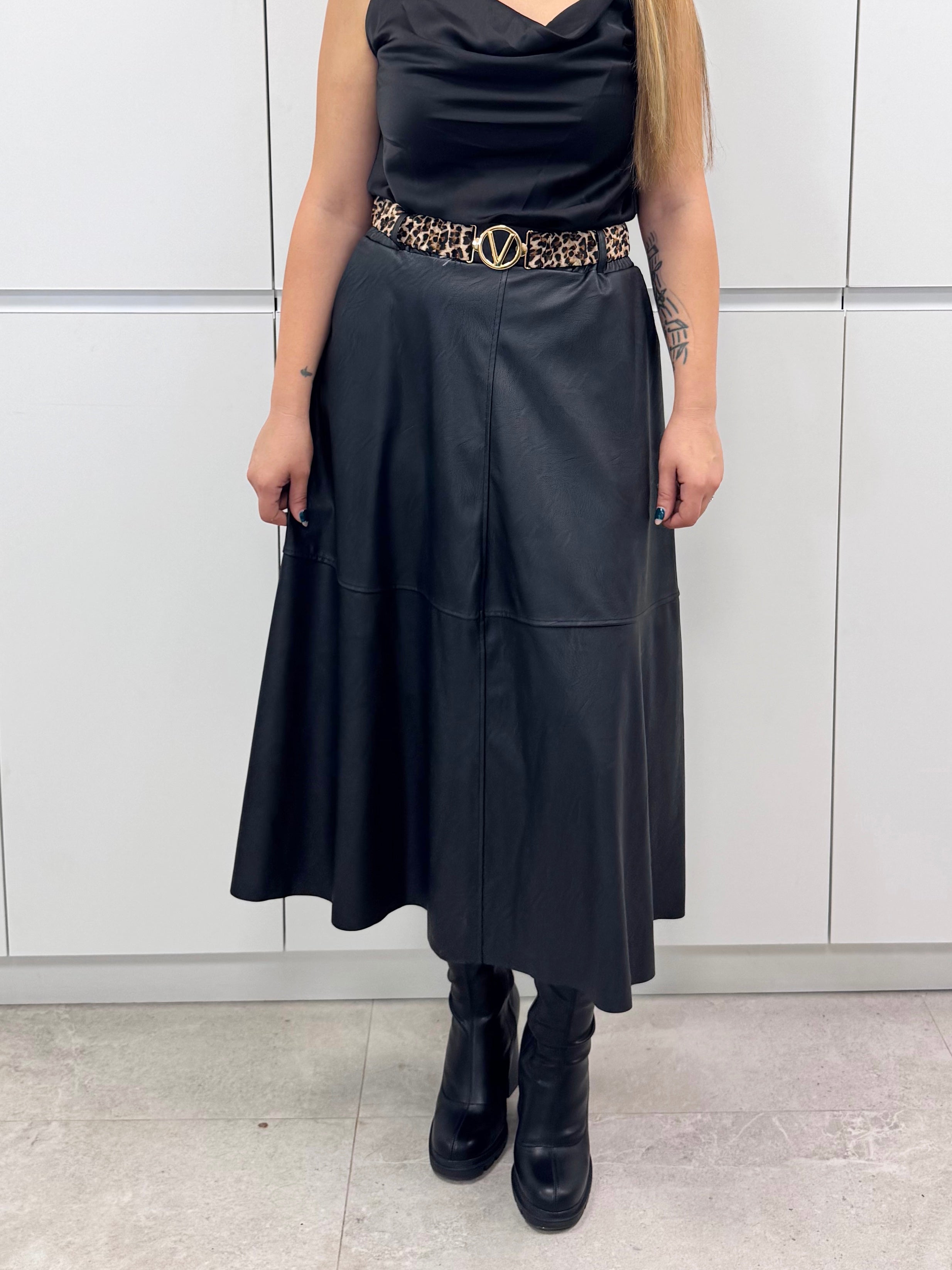 Falda larga polipiel