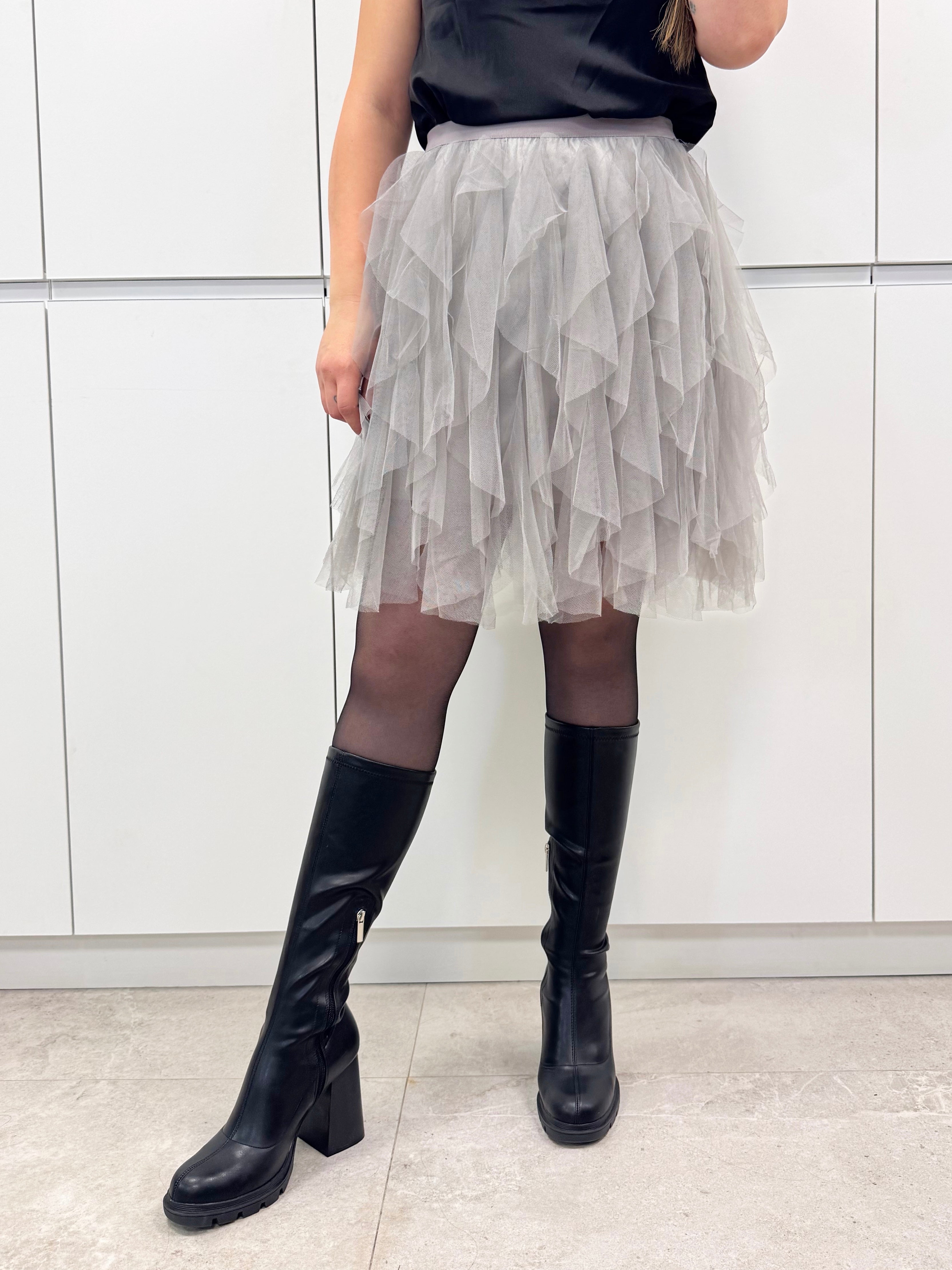 Falda tul gris