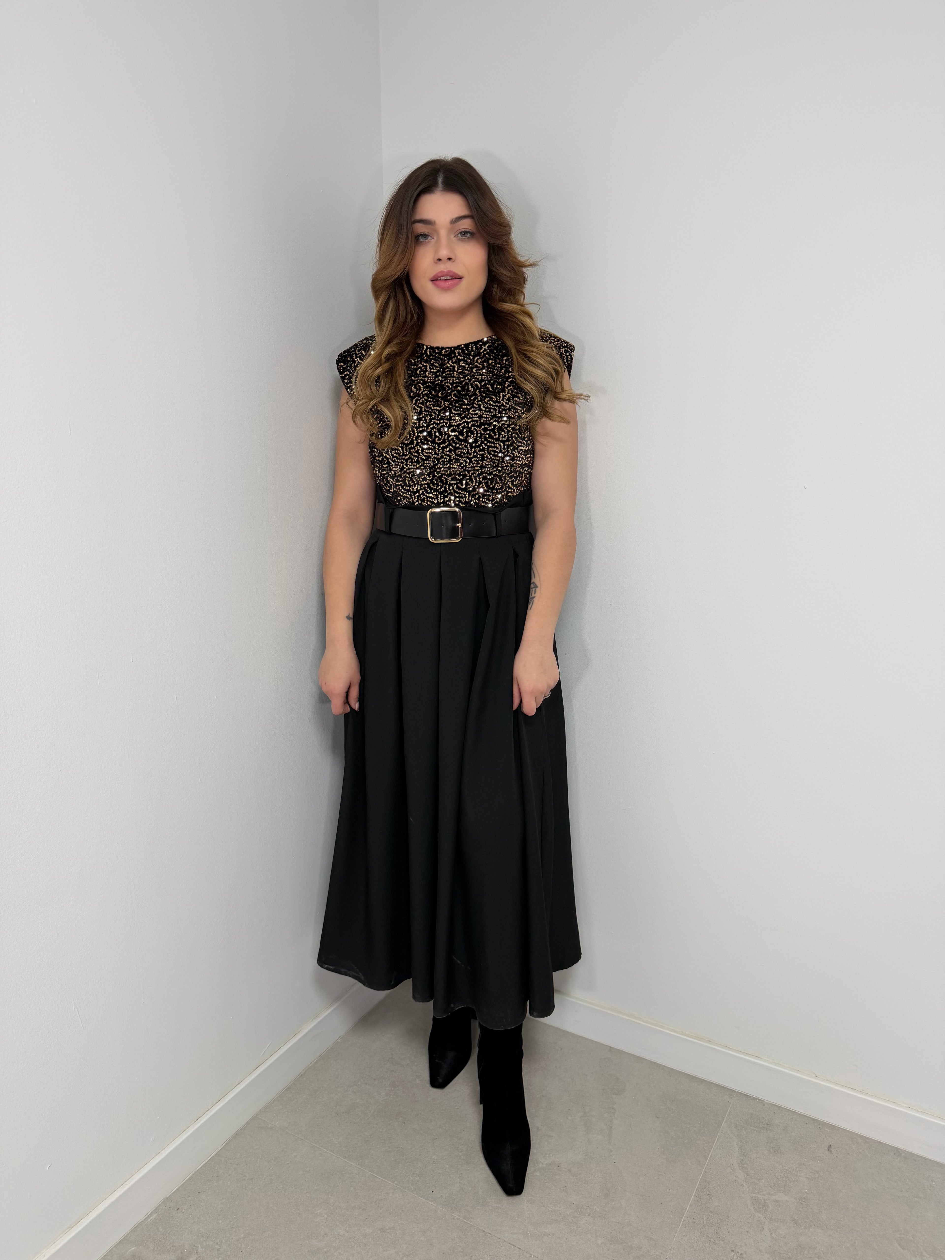 Vestido largo pliegues lentejuelas