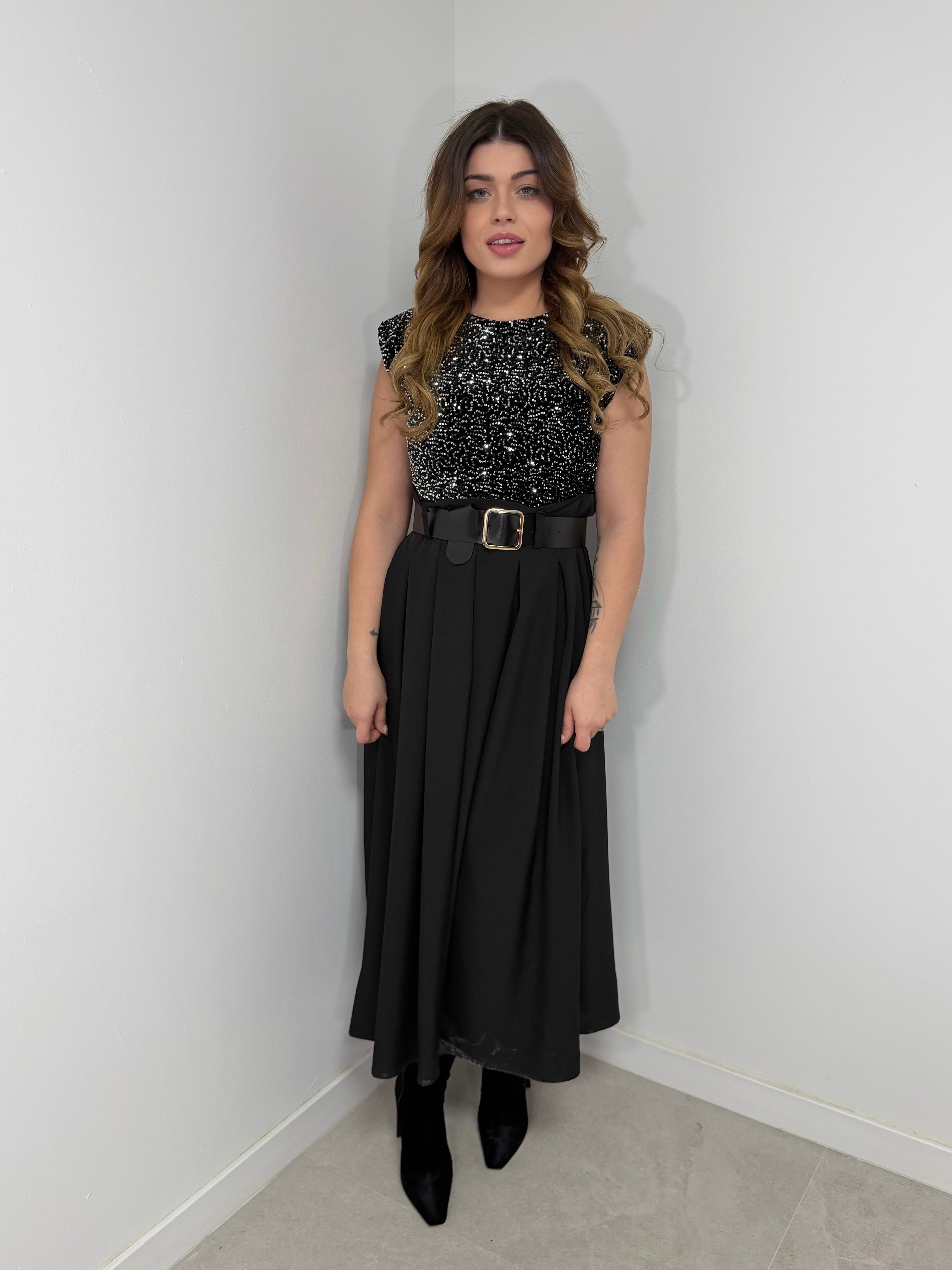 Vestido largo pliegues lentejuelas