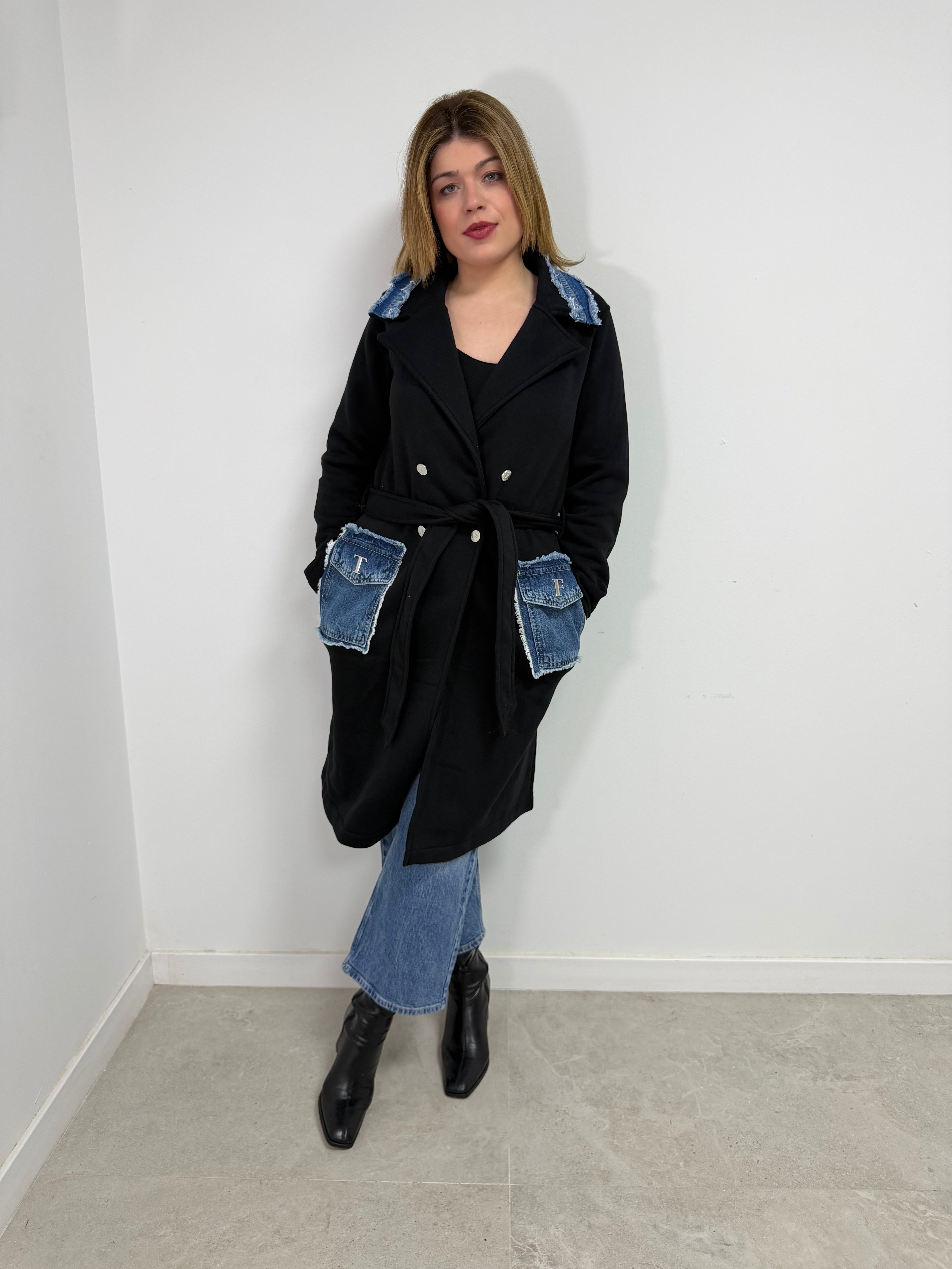 Abrigo detalles denim
