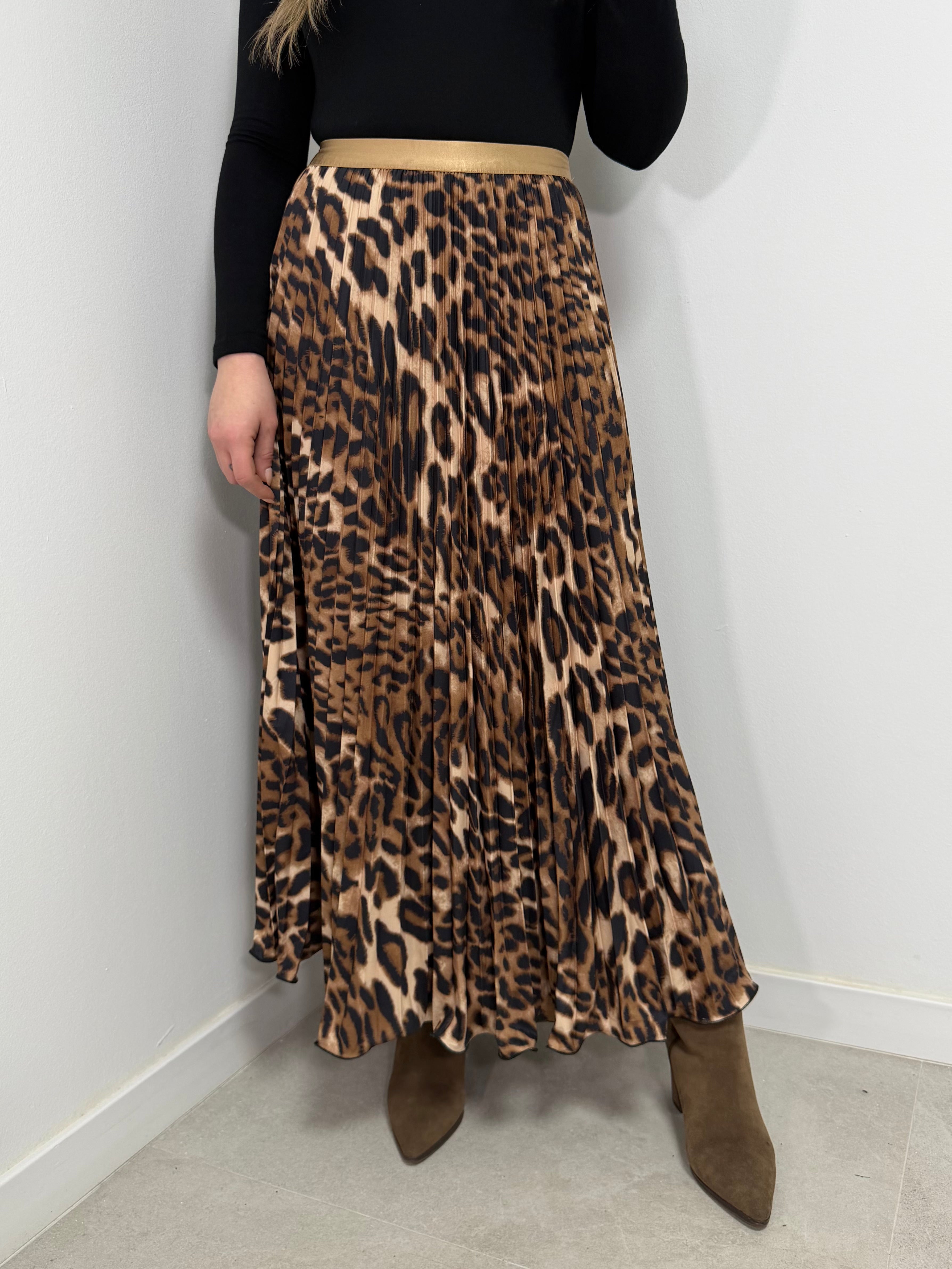 falda plisada leopardo