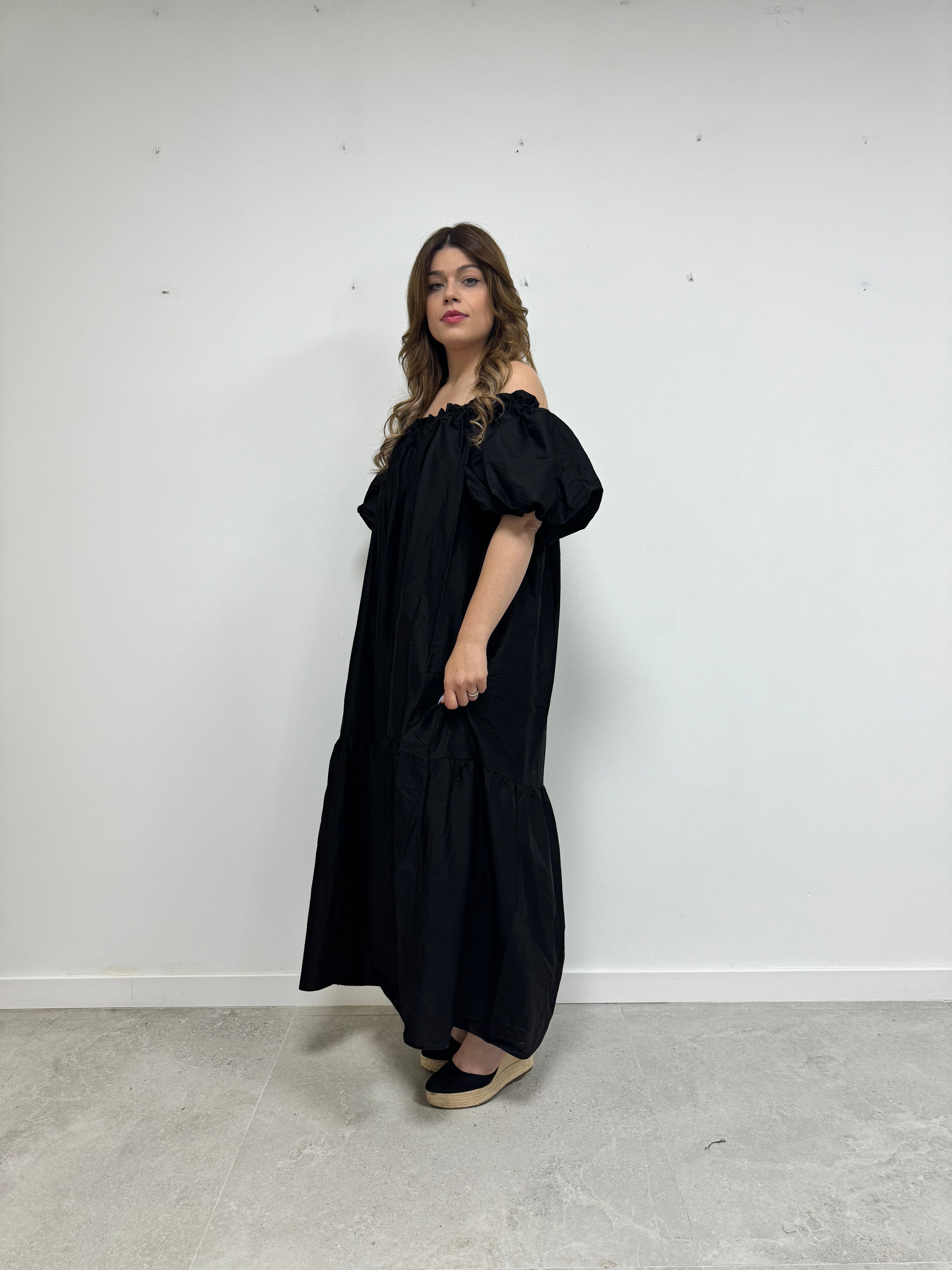 Vestido básico volante negro