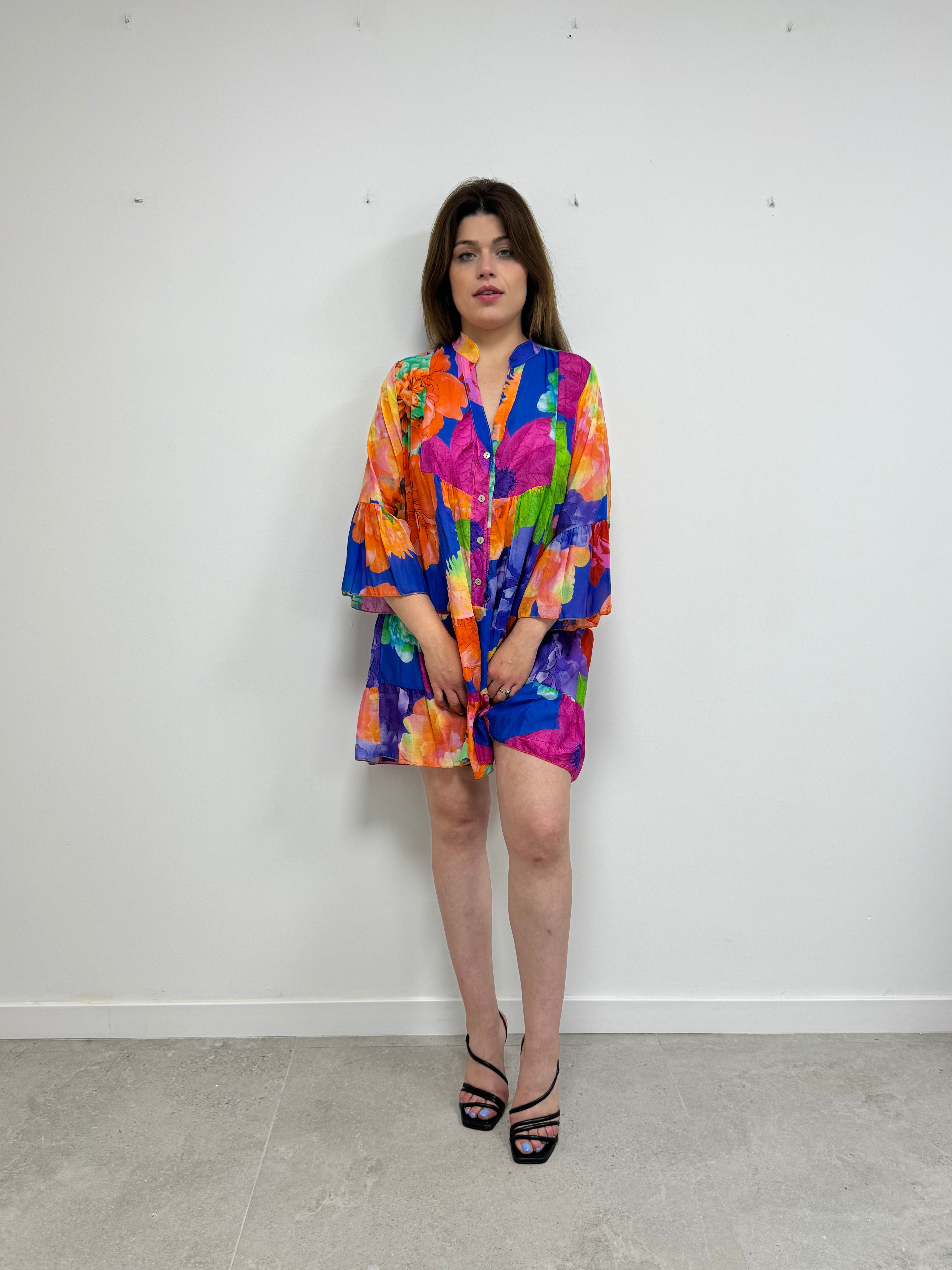 Vestido fluido floral corto