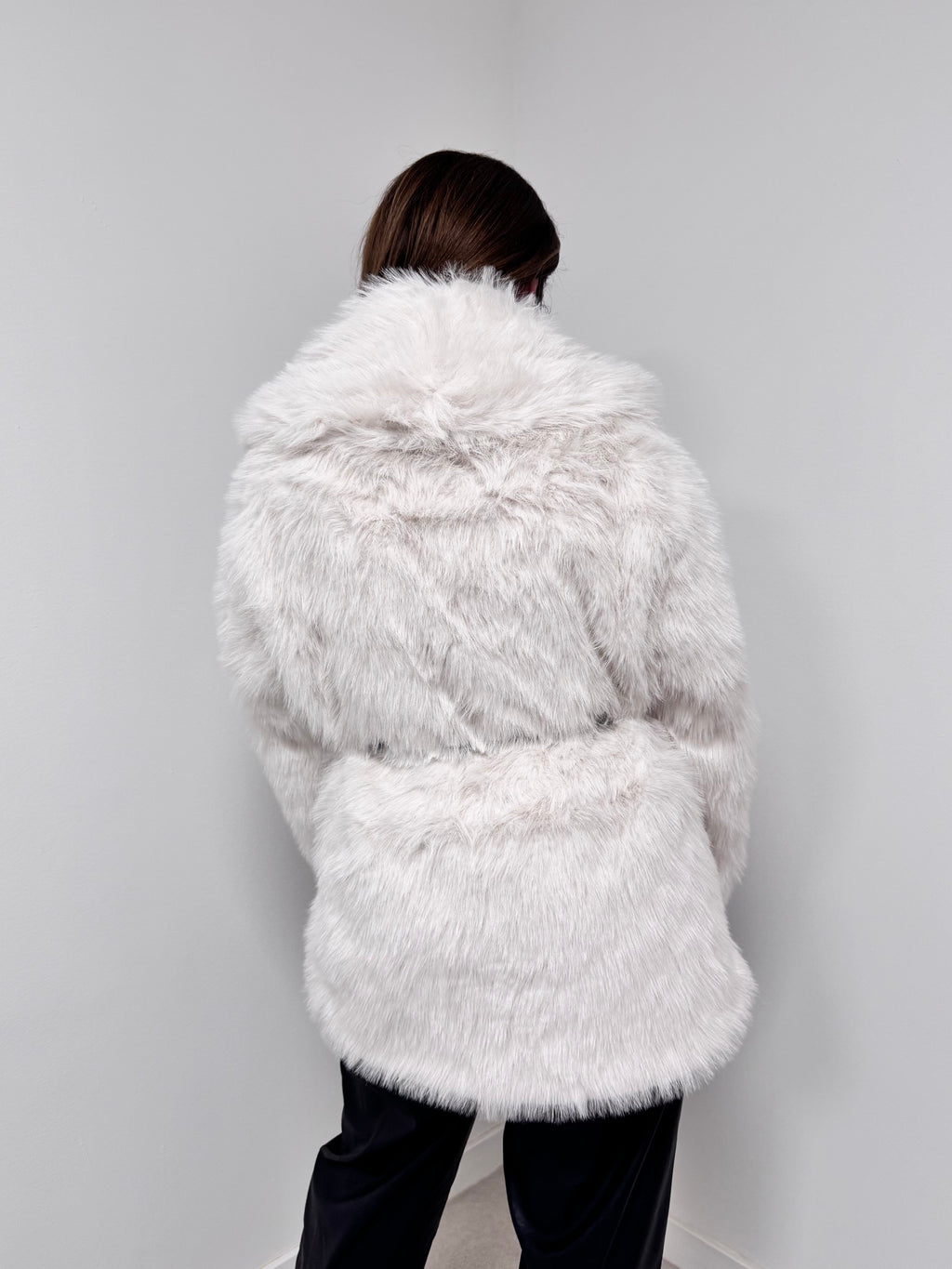 Abrigo cinturón blanco