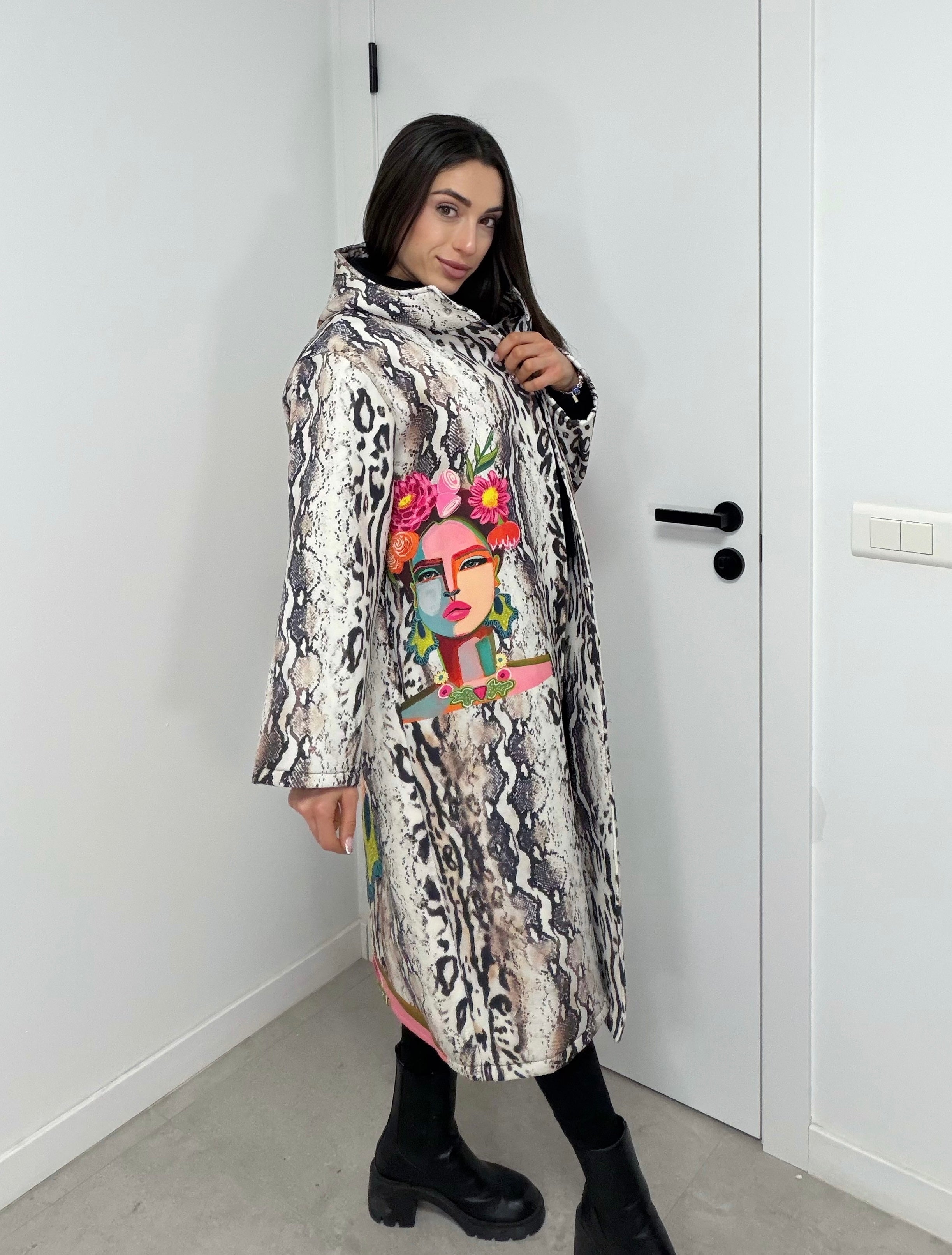 Abrigo largo serpiente Frida