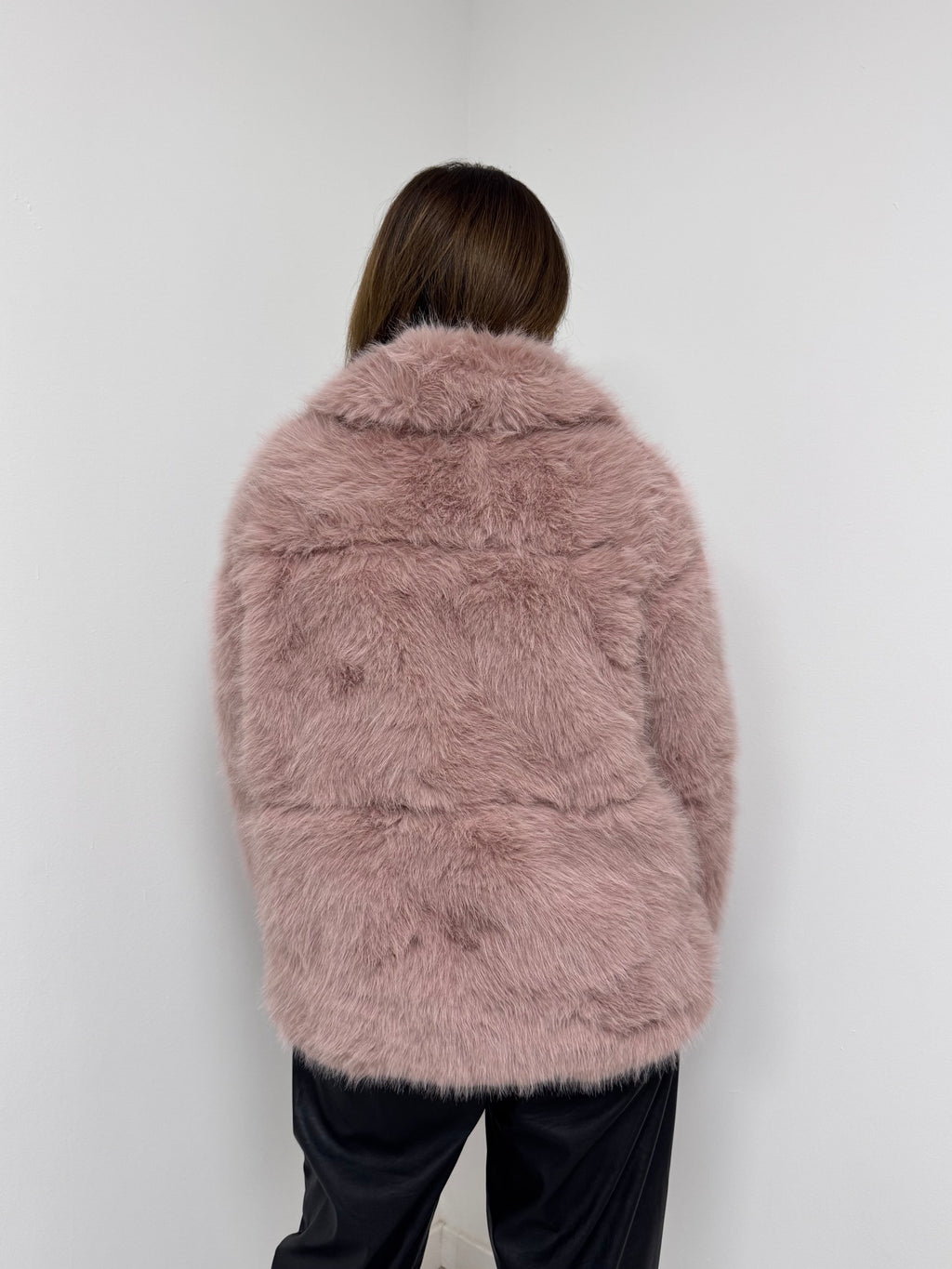 Abrigo pelo hebillas