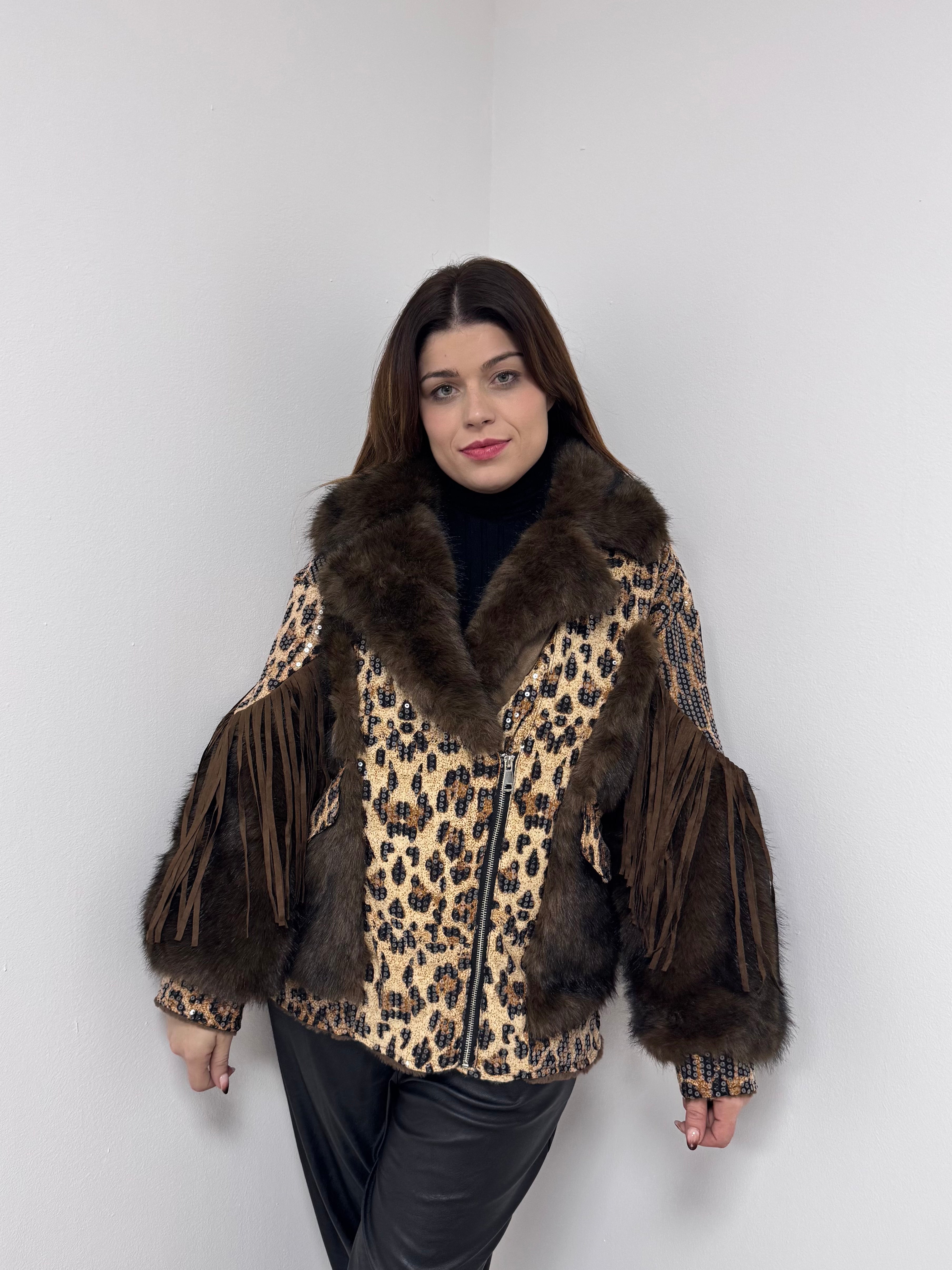 Abrigo detalles leopardo