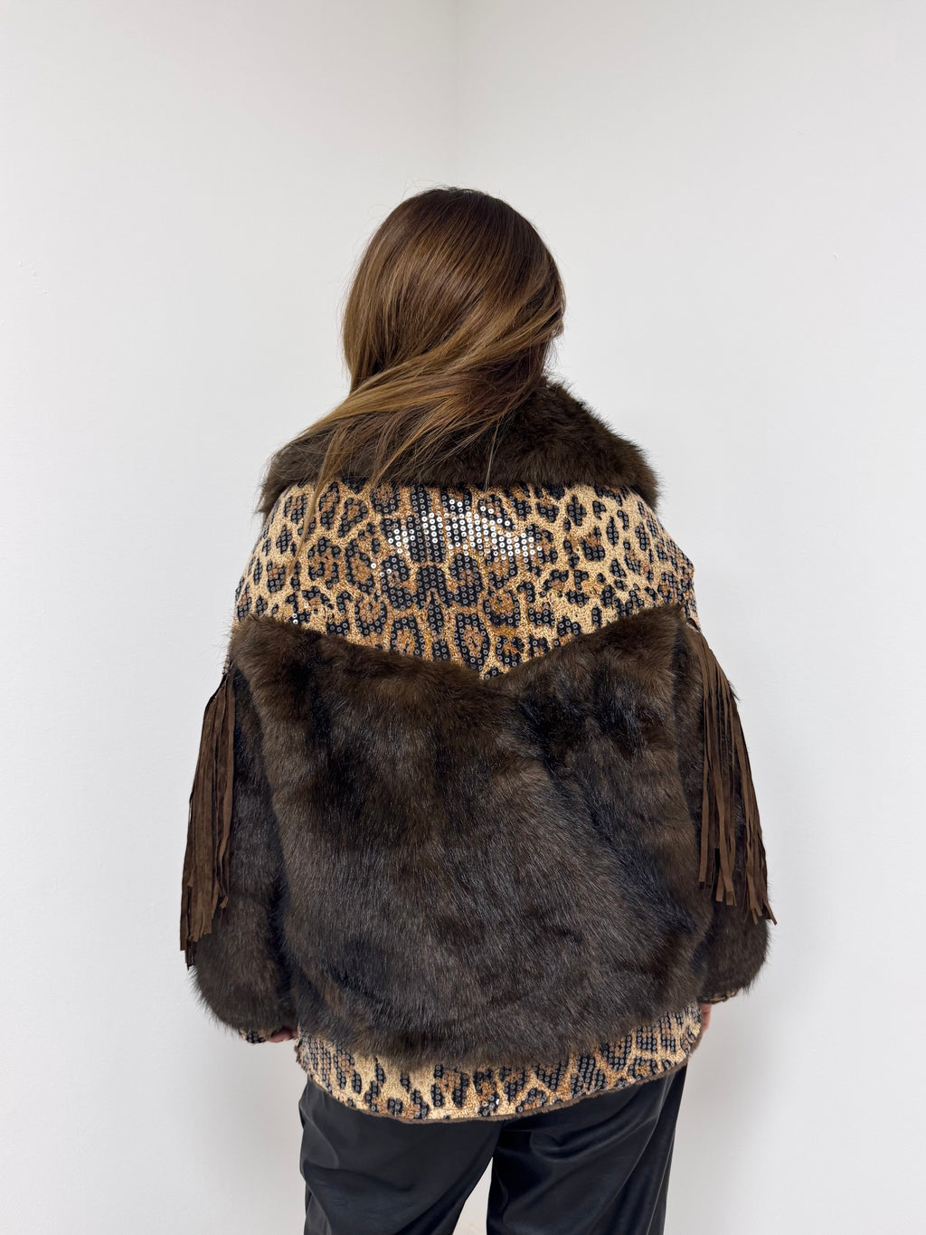 Abrigo detalles leopardo