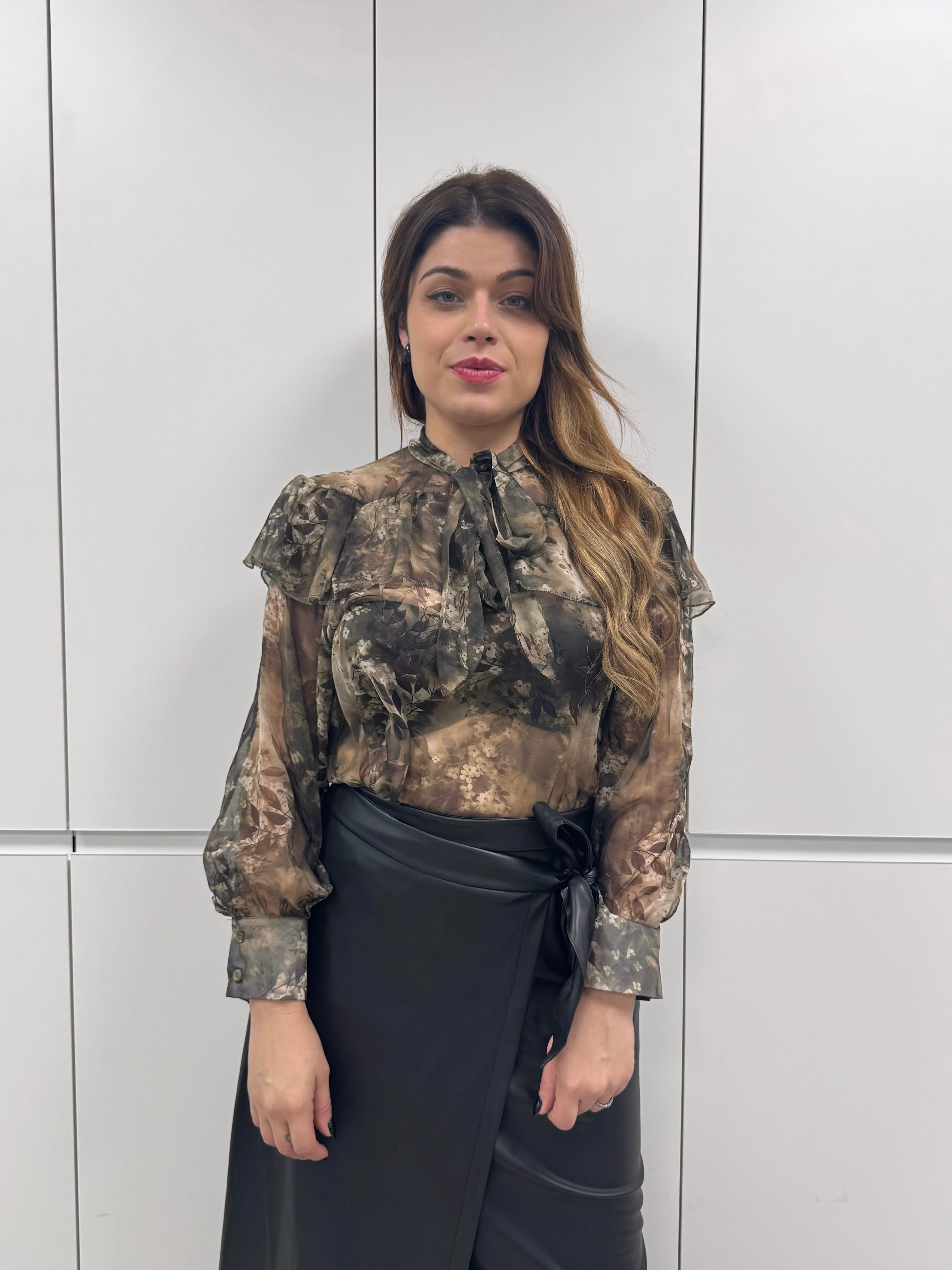 Blusa otoñal volante