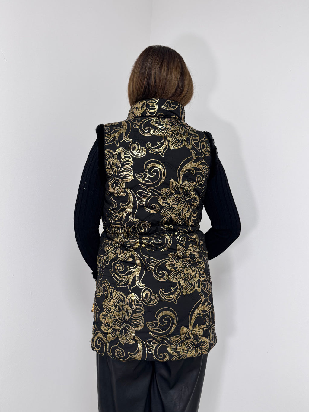 Chaleco acolchado estampado tatu