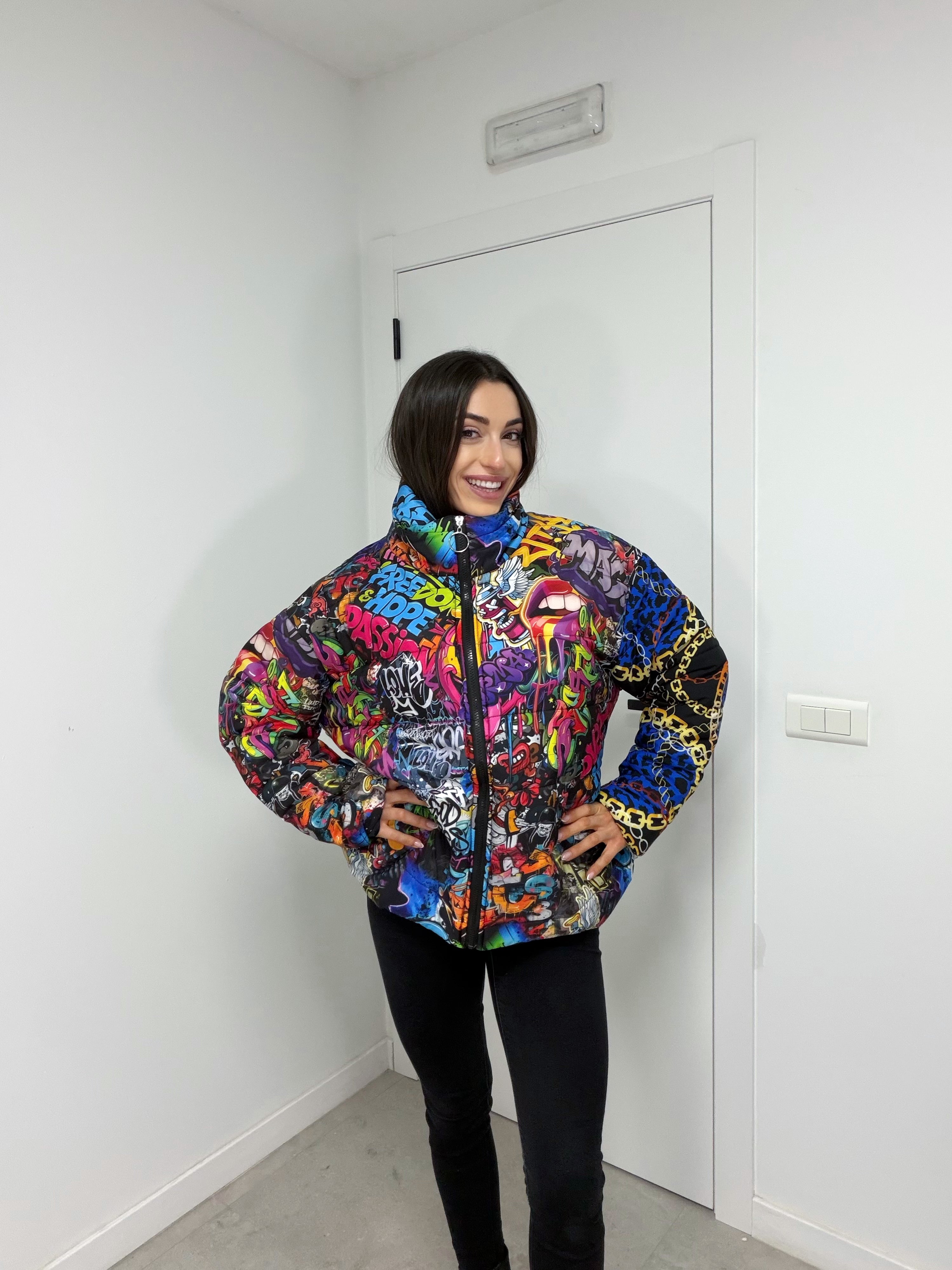Chaqueta acolchada grafitis