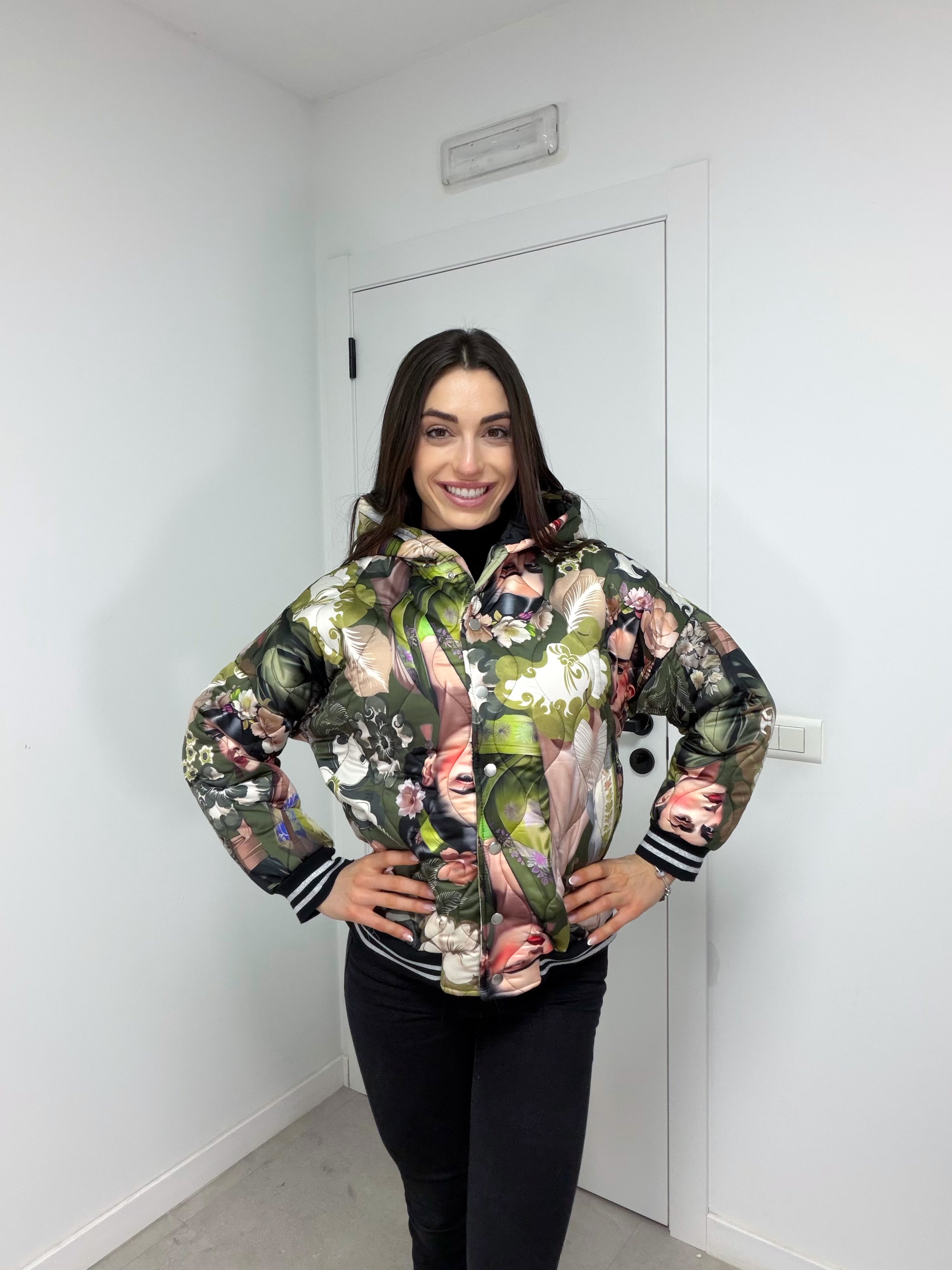 Chaqueta bomber estampada