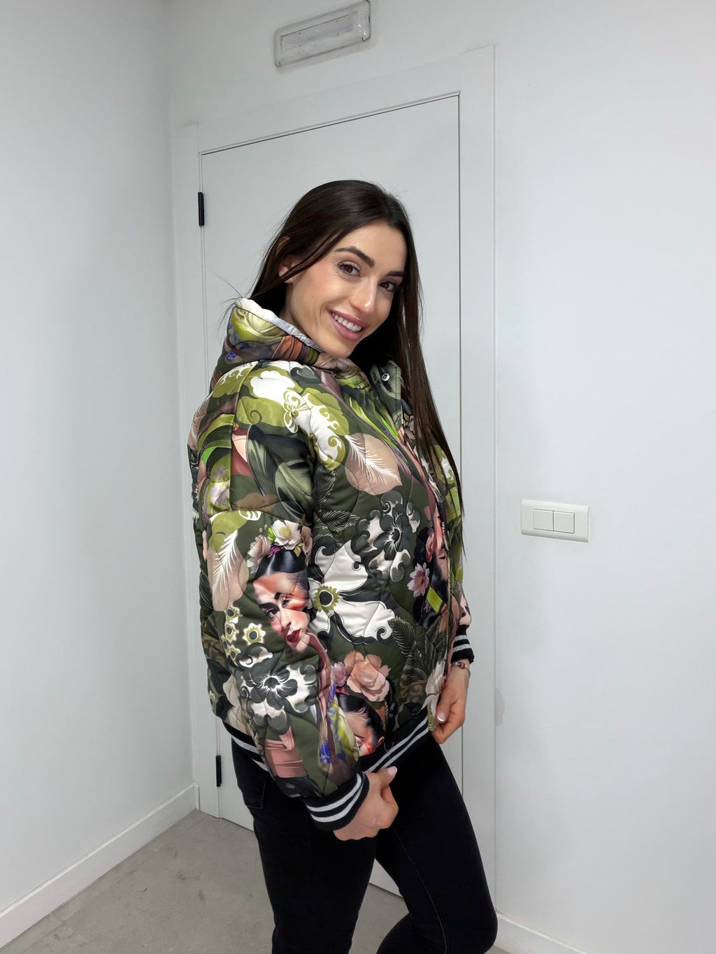 Chaqueta bomber estampada