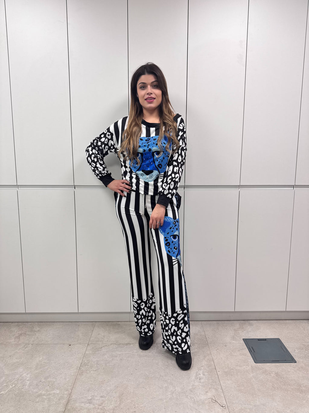 Conjunto rayas leopardo azul