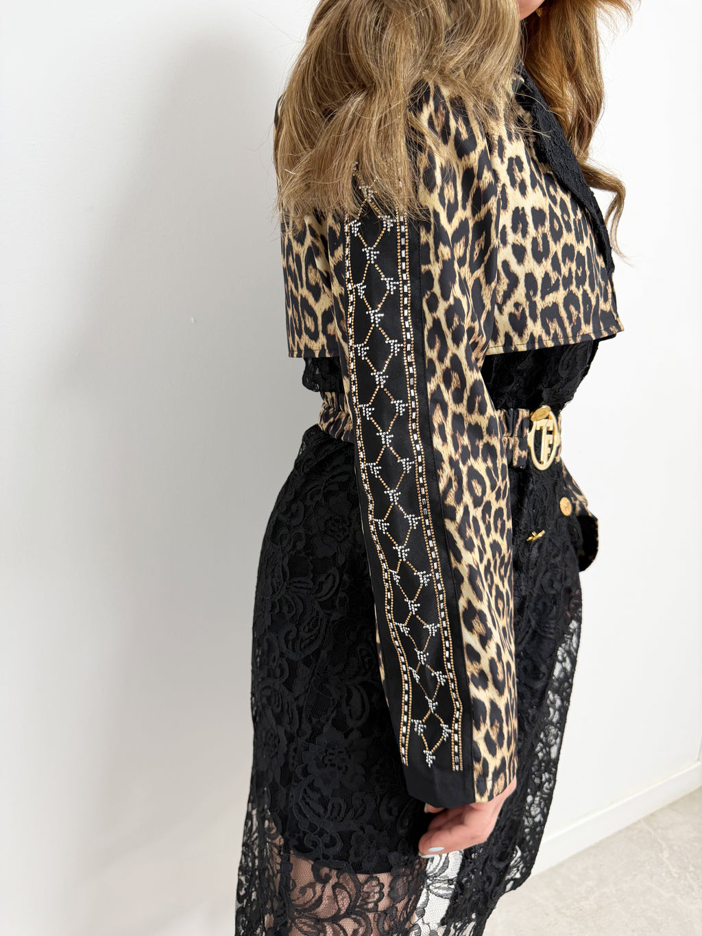 Gabardina conjunto espalda leopardo