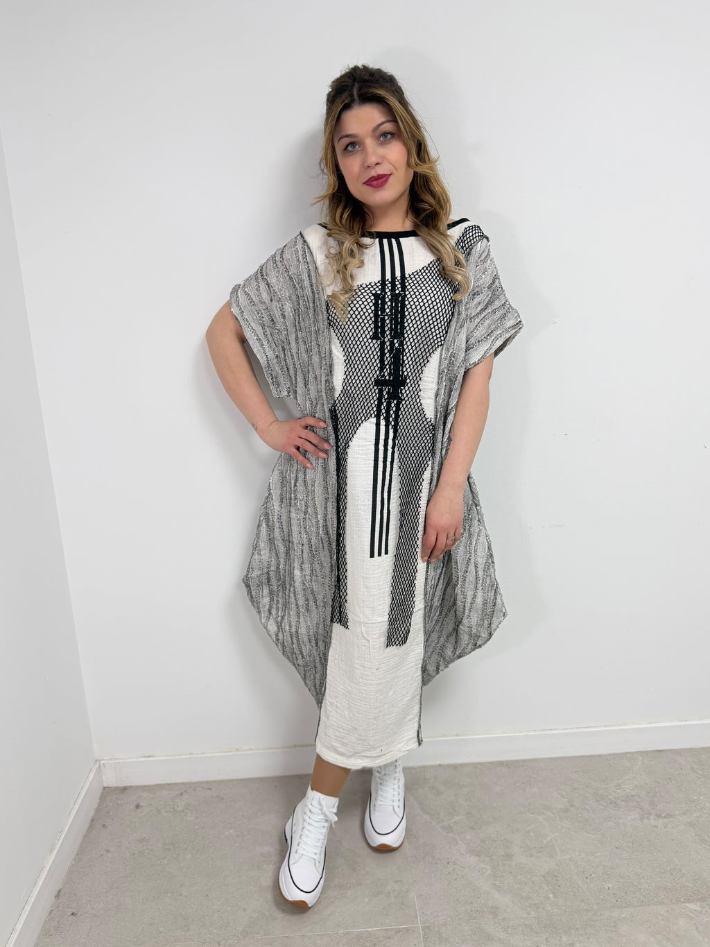 Vestido contrastes H4