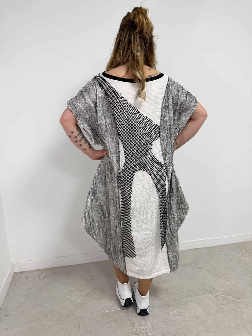 Vestido contrastes H4