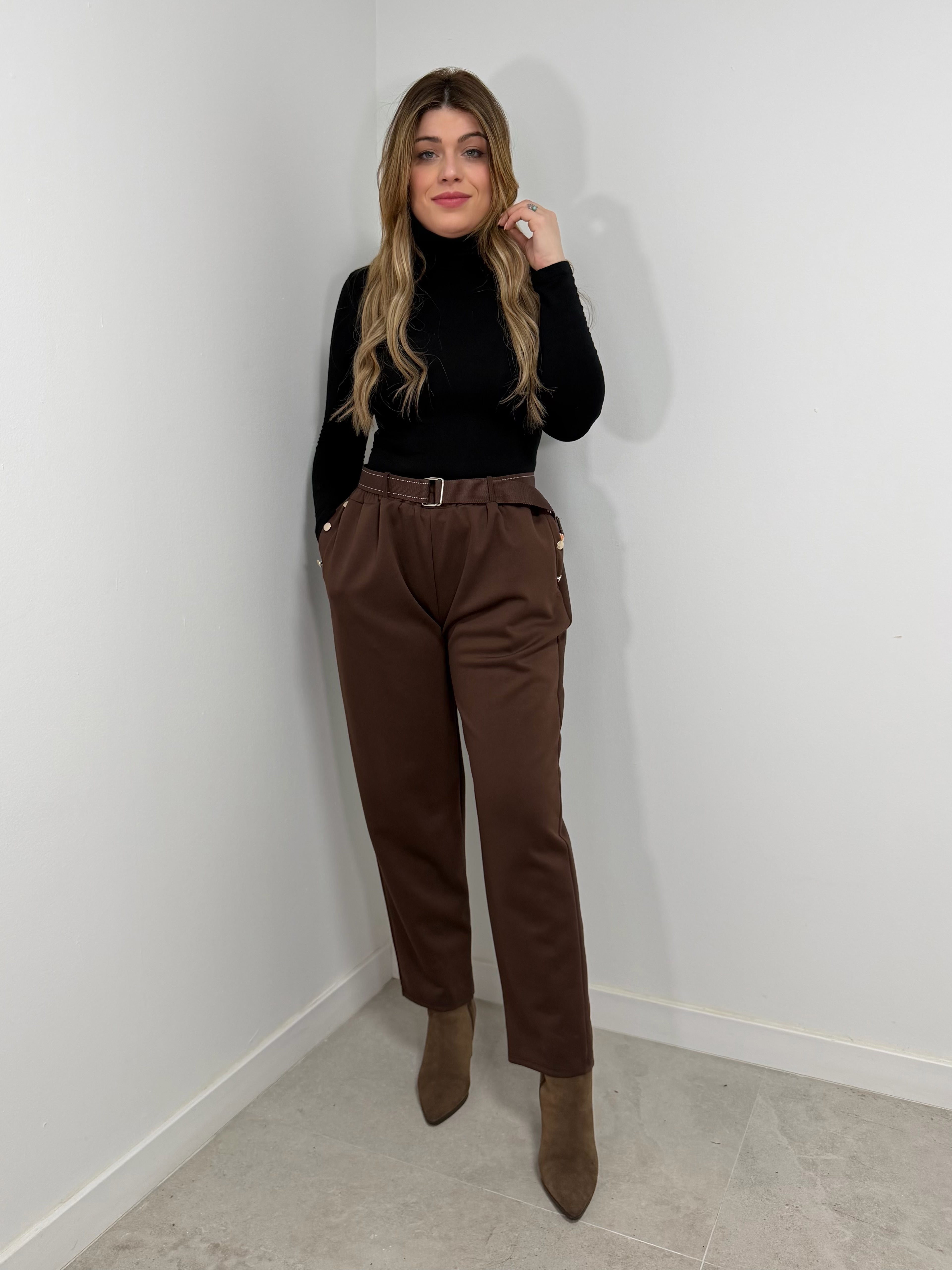 Pantalon Cargo detalle botones