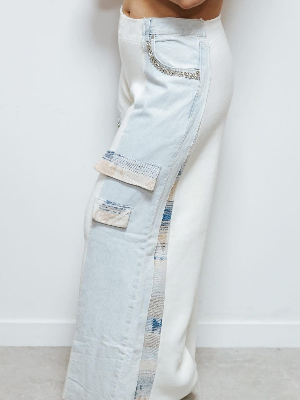 Pantalón palazzo detalles denim