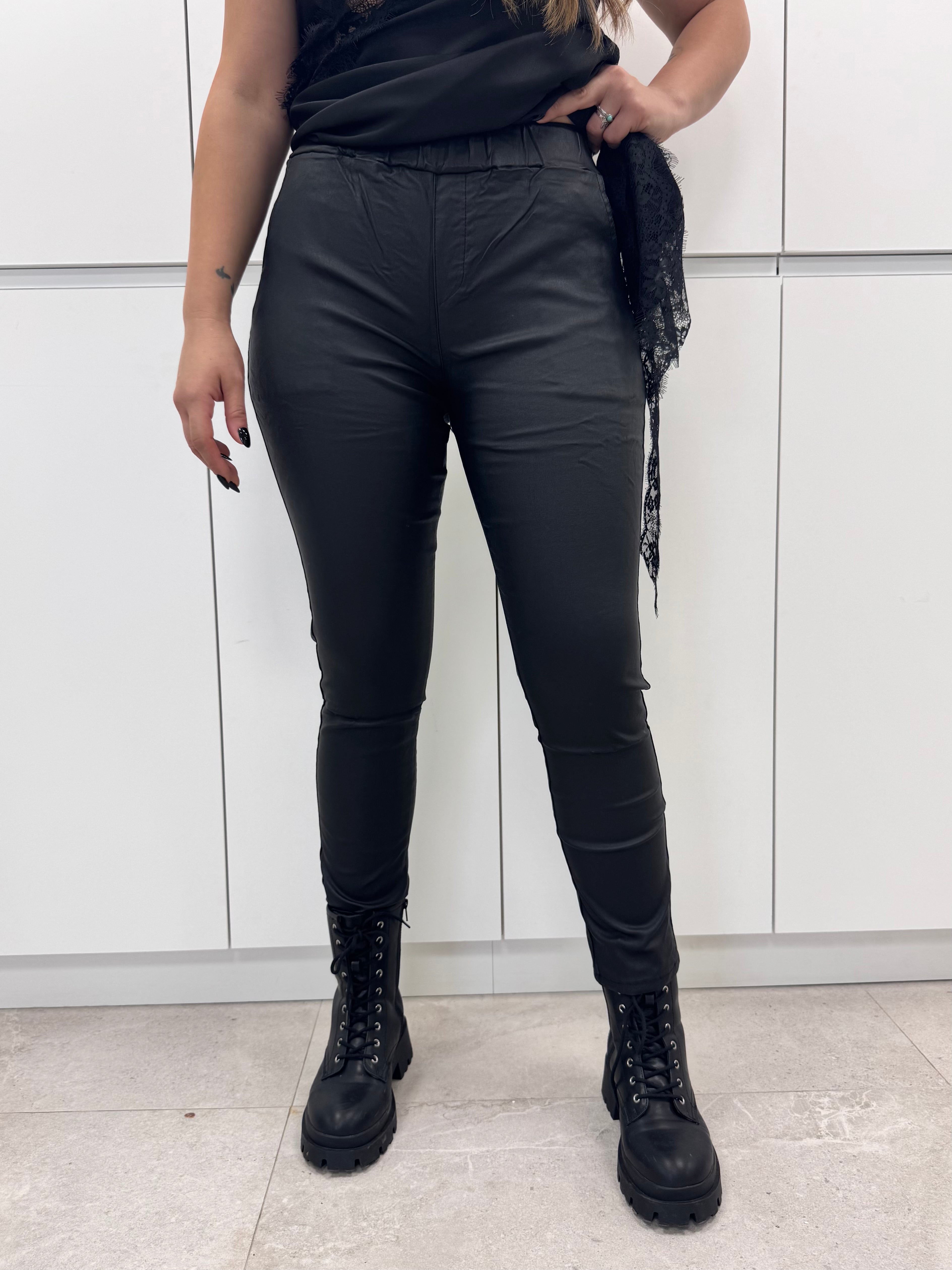 Pantalón polipiel BASIC