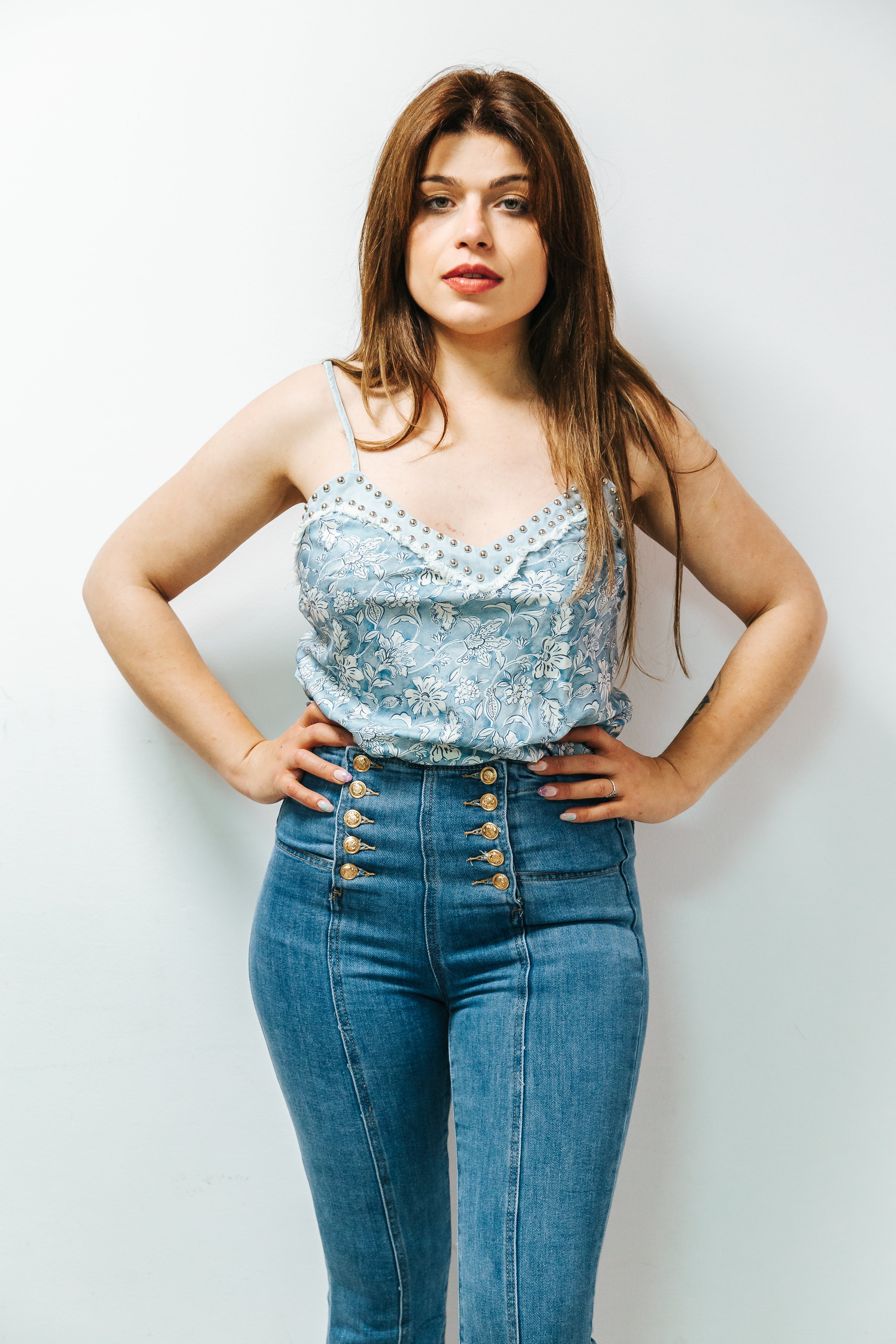 Pantalón vaquero botones